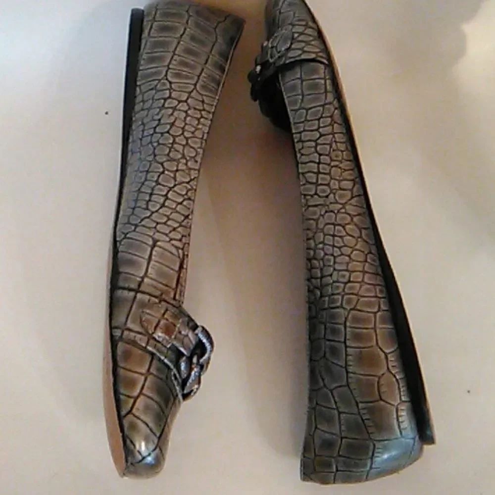 Saks Fifth Avenue Pewter Reptile Embossed Flats - Picture 10 of 14